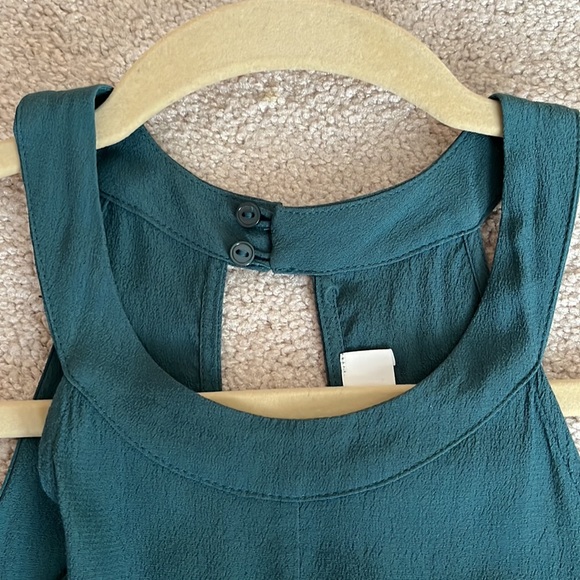 Astr Tank Shirt. Green size Medium. - Picture 6 of 7